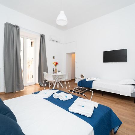 Home Smart Rent Appartamento Nei Pressi Di Via Toledo 2 Camere Da Letto Neapel Exterior foto
